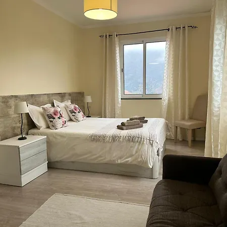 Casa Ginjas * São Vicente