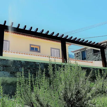 Casa Ginjas * São Vicente