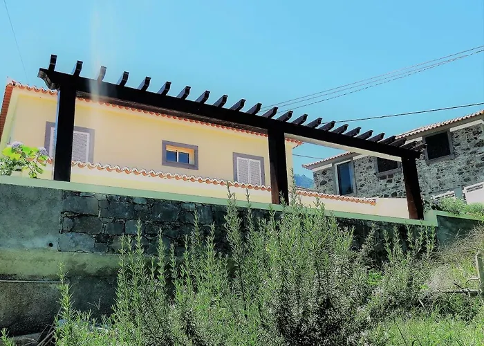 Casa Ginjas * São Vicente